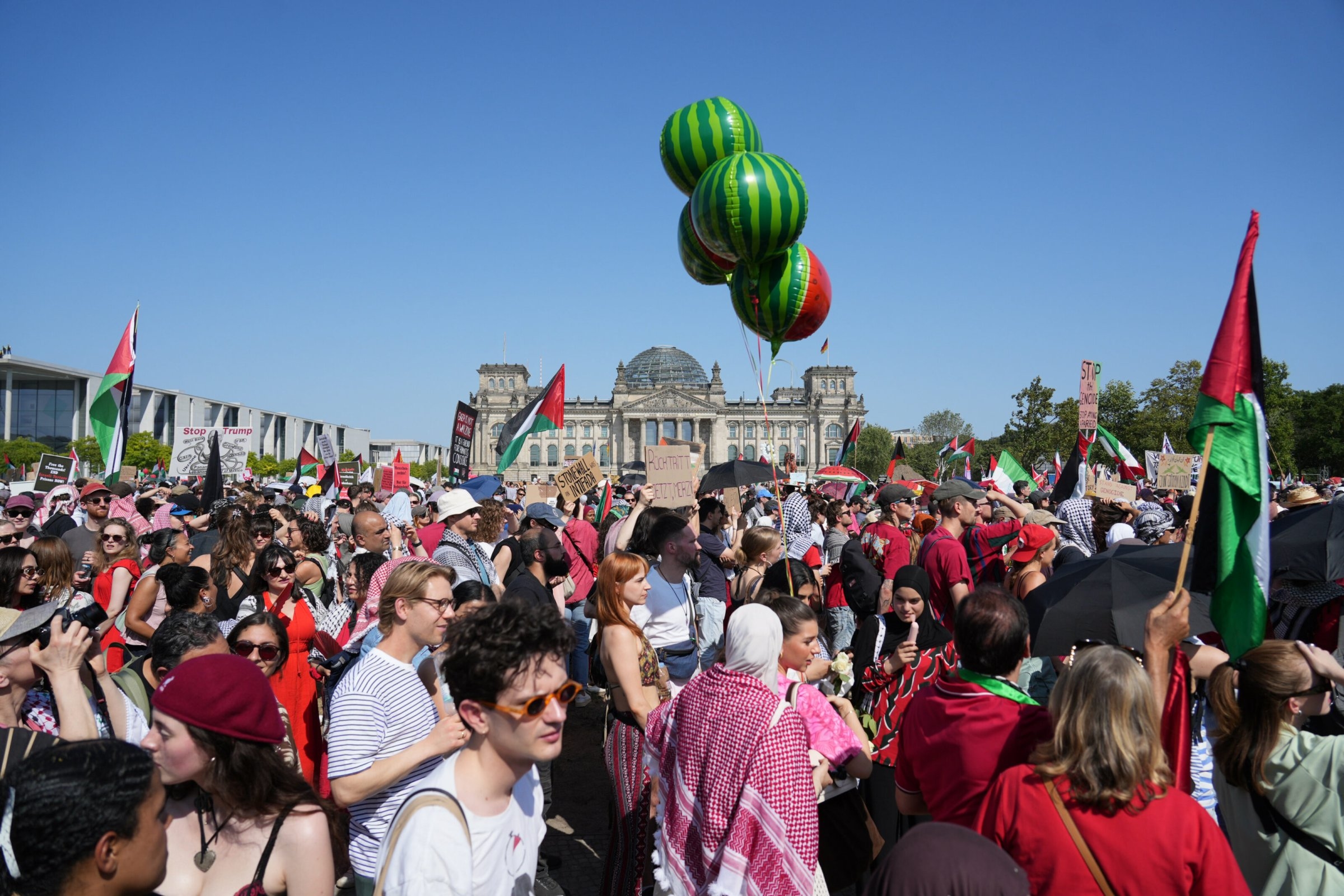 Palestine Solidarity | Gaza War: 40,000 at Palestine Demonstration in Berlin