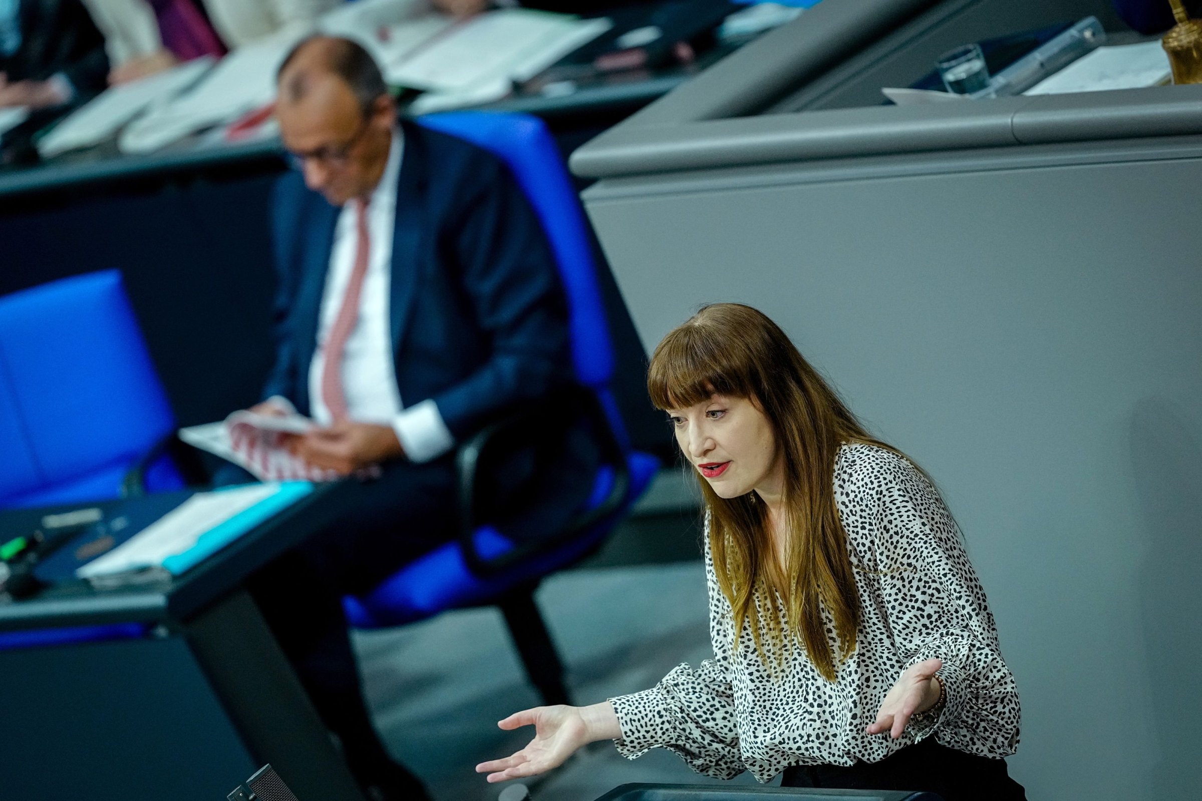 Haushaltsdebatte | Unionspolitiker werden in der Haushaltsdebatte zu Gesundbetern