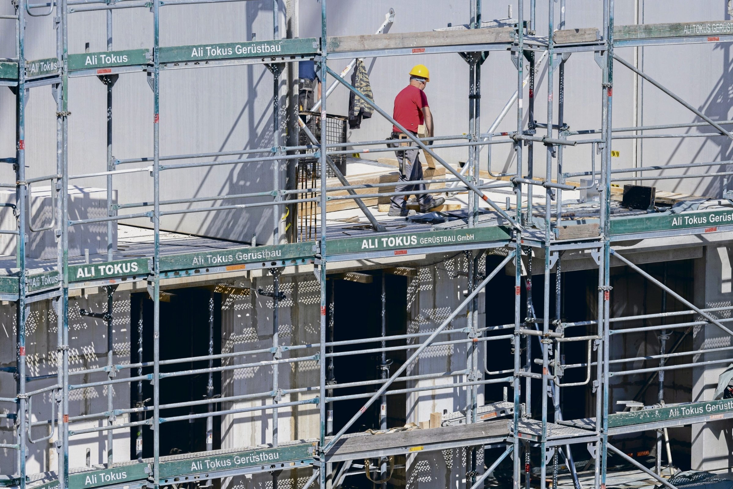 Tariftreue und Schwarzarbeit | Für etwas mehr Tarifbindung