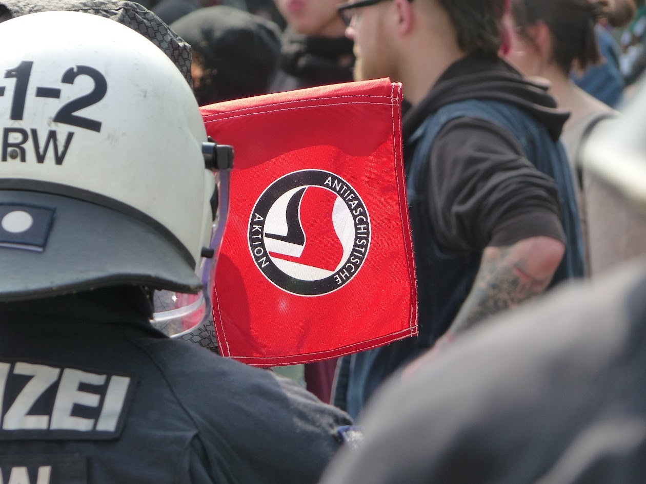 USA | Zakaz Trumpa dla Antifa: To nie żart