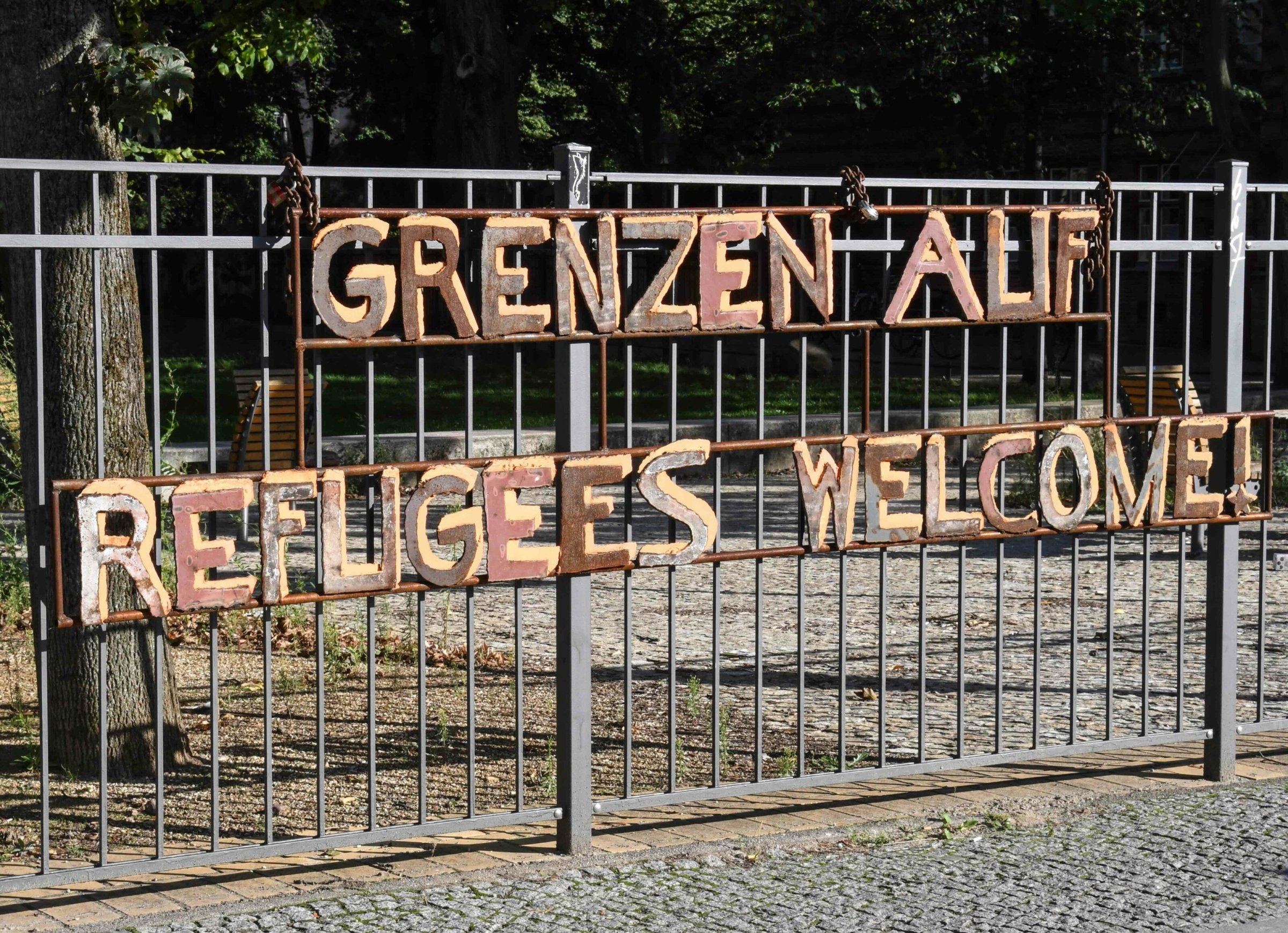 Geflüchtete | Berlin-Tegel: Bewegungsfreiheit statt Isolation