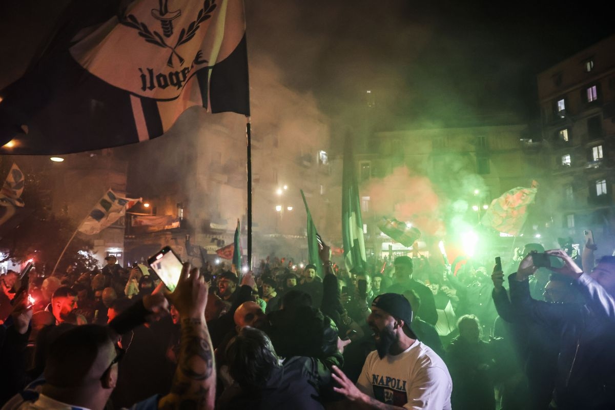Serie A, Napoli lifts the scudetto: big party in the streets of the city
