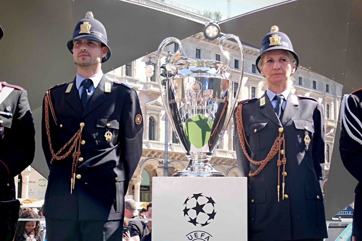 Champions, il gesto inaspettato di Luis Enrique verso i giocatori dell’Inter durante la premiazione
