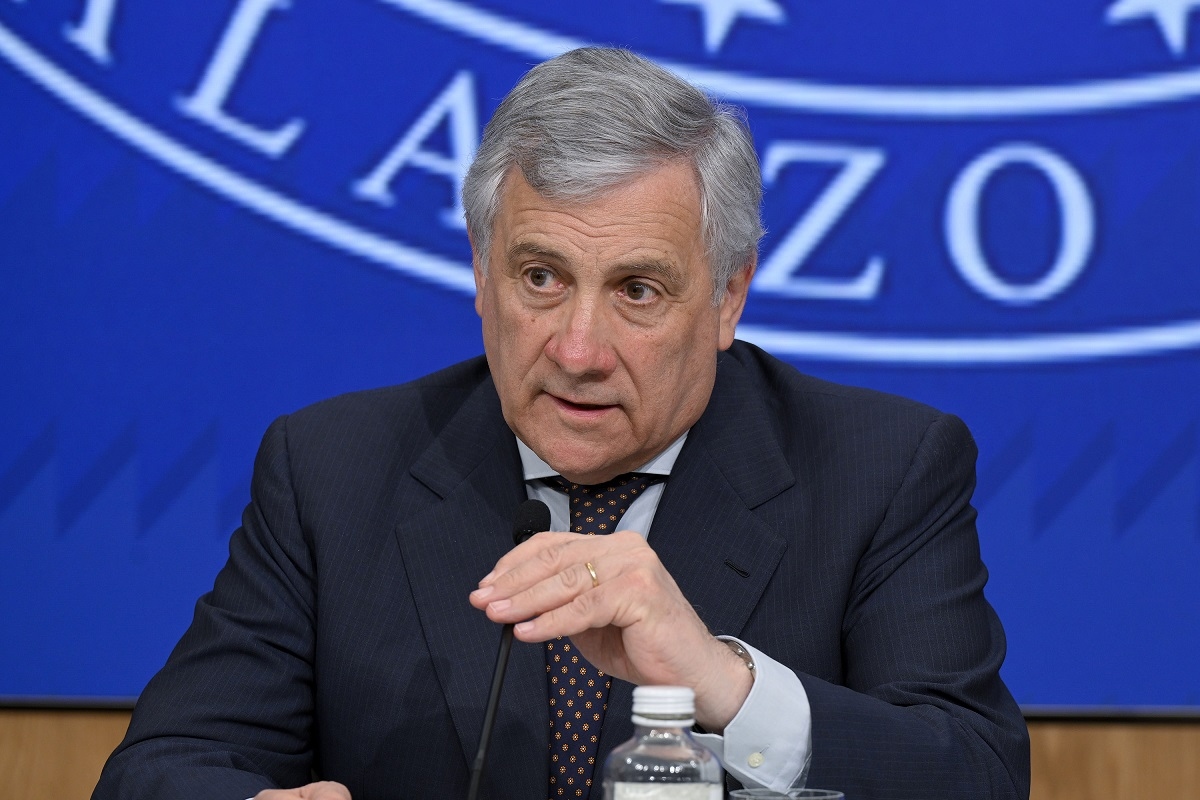 Israelisch-Iranischer Krieg, Farnesina in Alarmbereitschaft: Tajani beruft Krisenstab ein