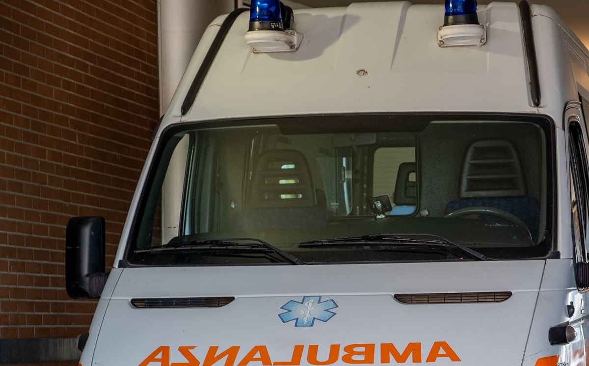 Un joven de 17 años cava un hoyo en la playa, queda enterrado y muere: ¿quién fue la víctima?