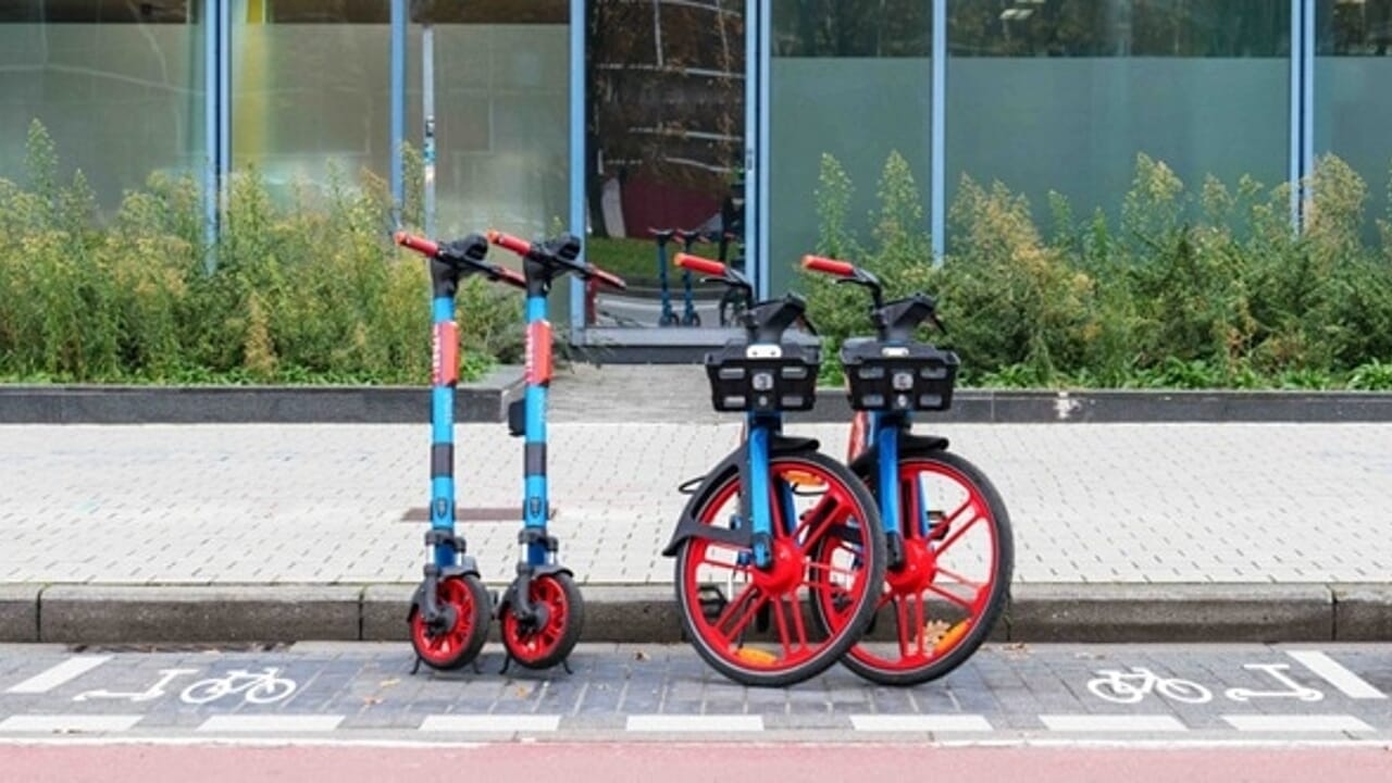 Fietsdeel- en huurscooters, de ranglijst is gepubliceerd: hier is de winnaar
