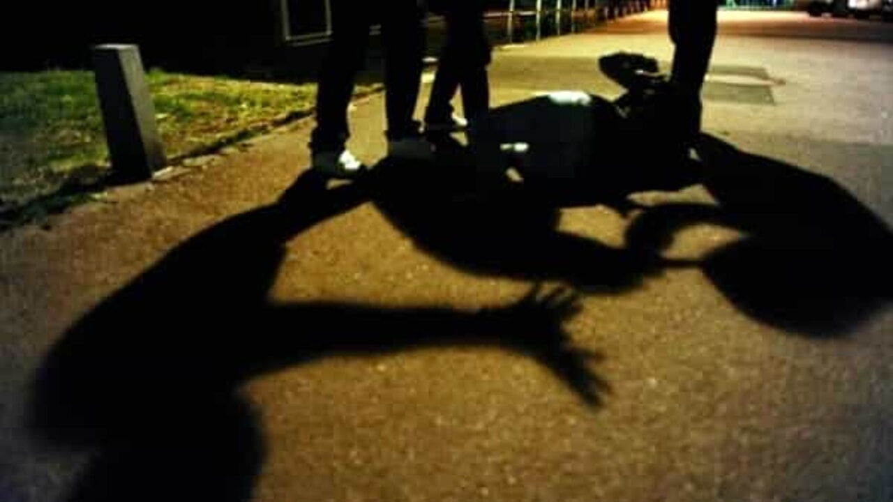 Picchiati da un gruppo di ragazzi all'uscita dal Padova Pride Village: due giovani in ospedale