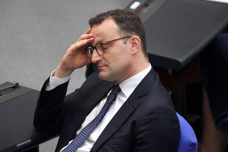 Rapport d'enquête sur le masque : Enquêteur spécial : Spahn a agi seul