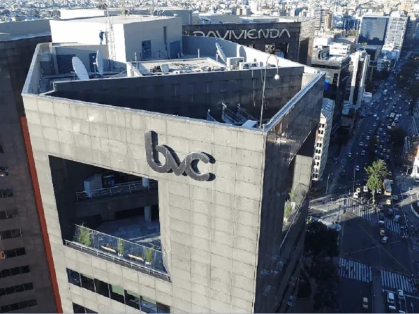 Confiança nas ações locais atinge o nível mais alto em um ano