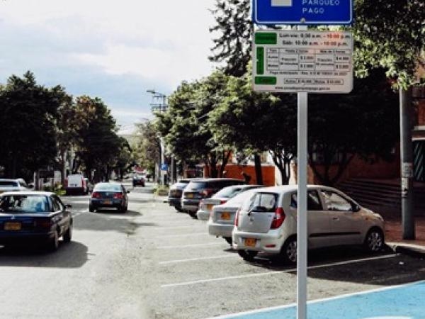 Flypass and Gopass enable digital payment for paid parking zones in Bogotá.