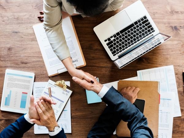Digitalisering en ingebedde verzekeringen, oplossingen voor zelfstandigen