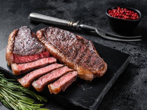 Don't do it: The worst mistake many people make when cooking meat, according to AI