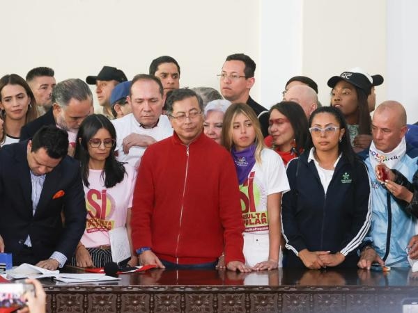 ¿Presidente Petro revocaría el Congreso si consulta popular no es aprobada en Senado?