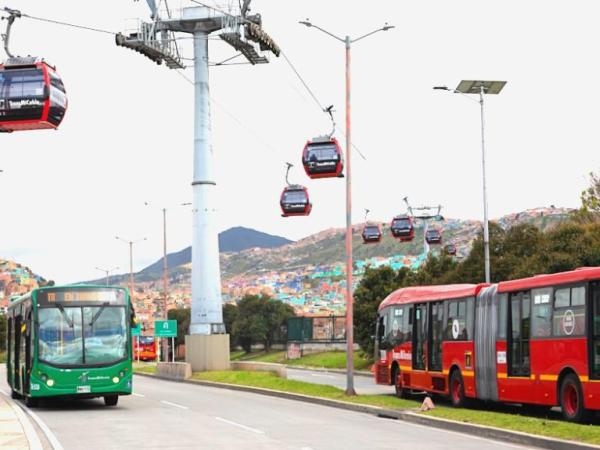 ¿Existen descuentos o tarifas especiales en Transmilenio?