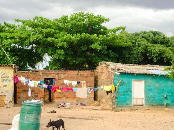 Does escaping poverty make me 'middle class'? This is what the experts say.