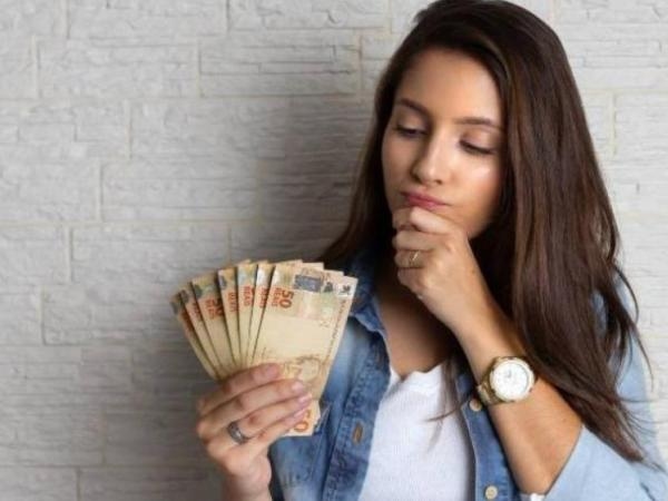 Daha fazla paraya sahip olmak neden her zaman mutluluk anlamına gelmesin?