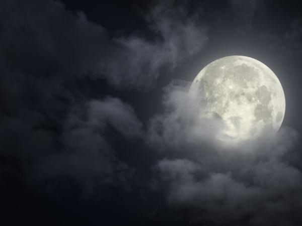 Calendrier lunaire de juin 2025 : phases et dates de pleine lune