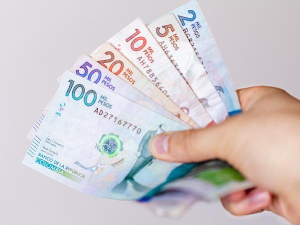 Welches Gehalt ist in Kolumbien laut AI für einen „stressfreien“ Job erforderlich?