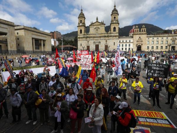 A greve nacional contra as reformas sociais do governo foi um fracasso?