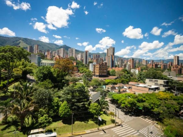 Esta é a cidade perto de Medellín onde você pode viver mais feliz sozinho ou com sua família.