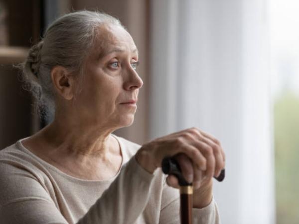 Soyez attentif à ces signes : les 5 indices qui indiquent une possible maladie d'Alzheimer