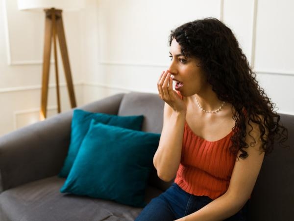 Pocos se lo imaginan: los 4 alimentos que increíblemente generan mal olor bucal