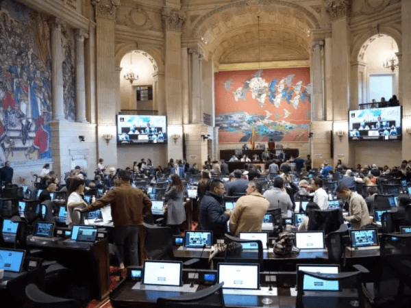 Réforme des retraites approuvée : le texte de la séance plénière du Sénat approuvé par la Chambre