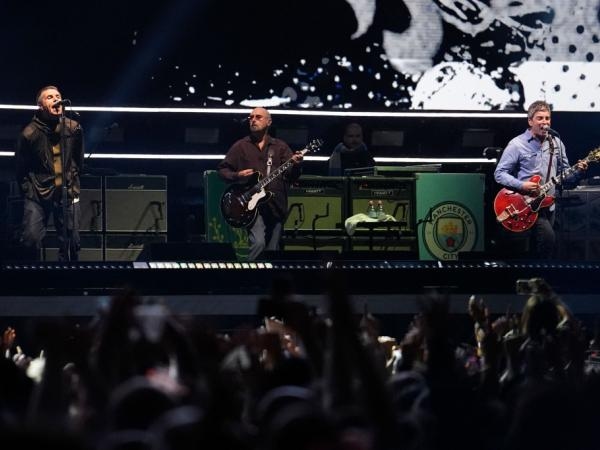 Oasis vuelve a los escenarios con una gira histórica