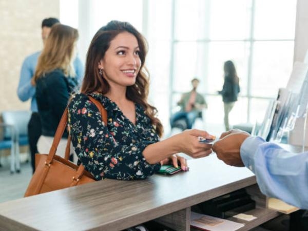 Quale banca colombiana offre i maggiori vantaggi ai suoi utenti, secondo l'intelligenza artificiale?
