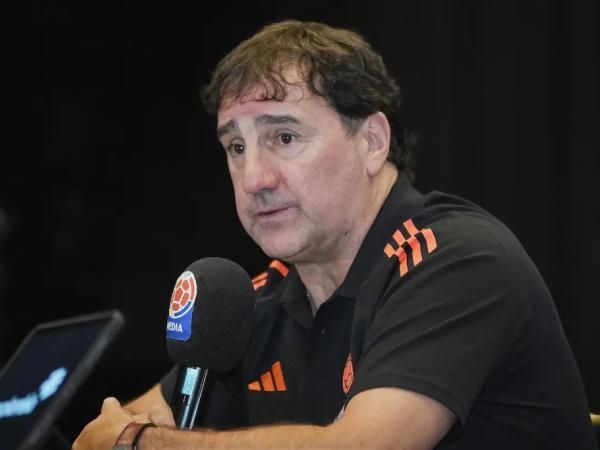 O presidente da FCF tomou uma decisão sobre o futuro de Néstor Lorenzo.