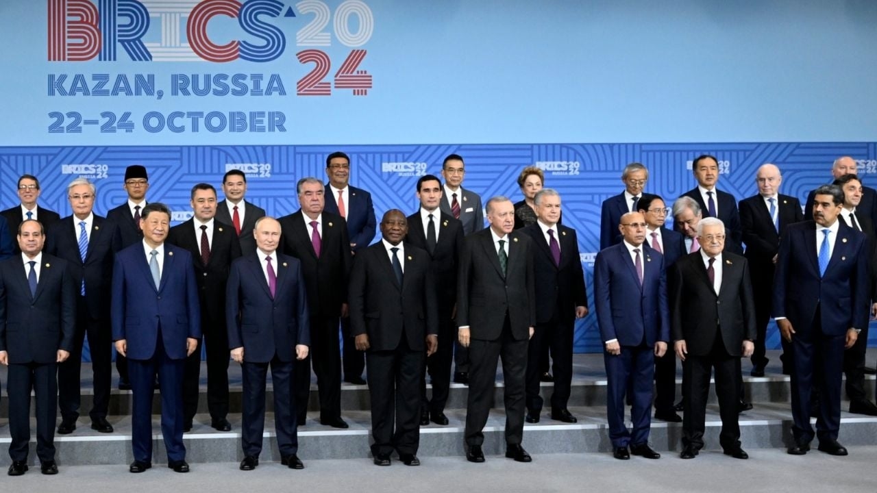 Prawica staje w obronie Larry'ego Rubina w obliczu krytyki ze strony ambasady chińskiej.