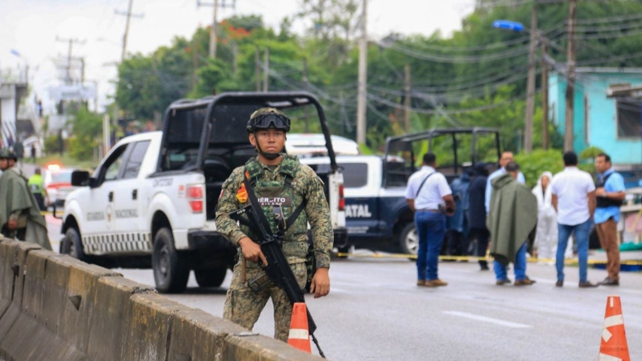 Balean y asesinan a dos militares en Tabasco