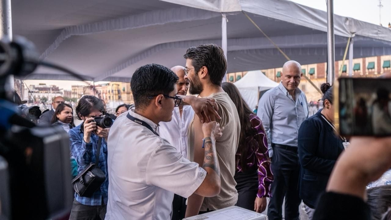 A vaccination module for Covid-19, measles, and tetanus has been installed in the Zócalo.