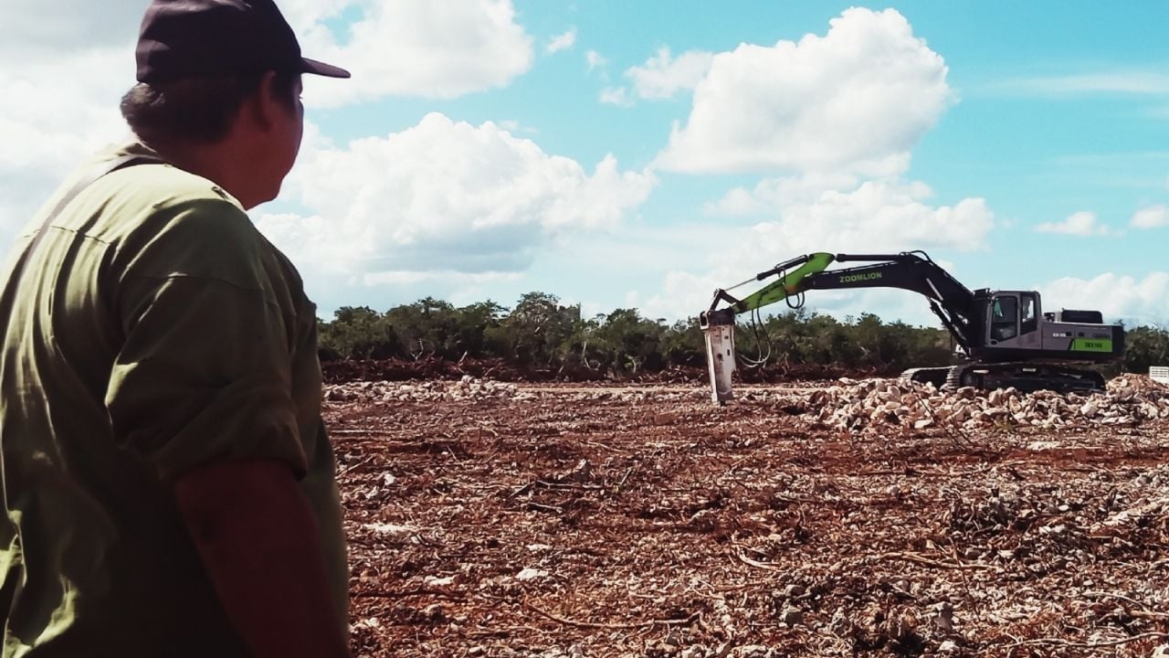 “Eles nos deixam com merda, fedor e moscas”: a luta de Kinchil contra uma granja avícola em Yucatán.