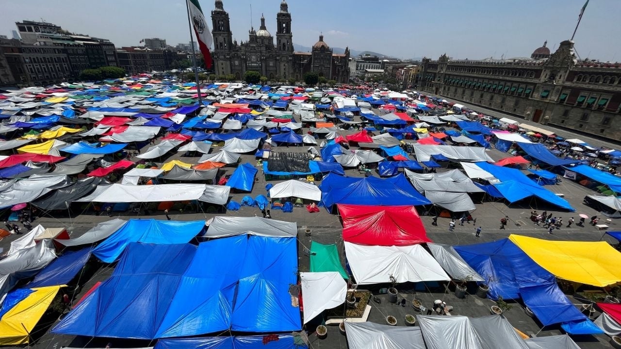 Artikel 22 van de CNTE stemt in met het opheffen van de staking en sit-in in Mexico-Stad.