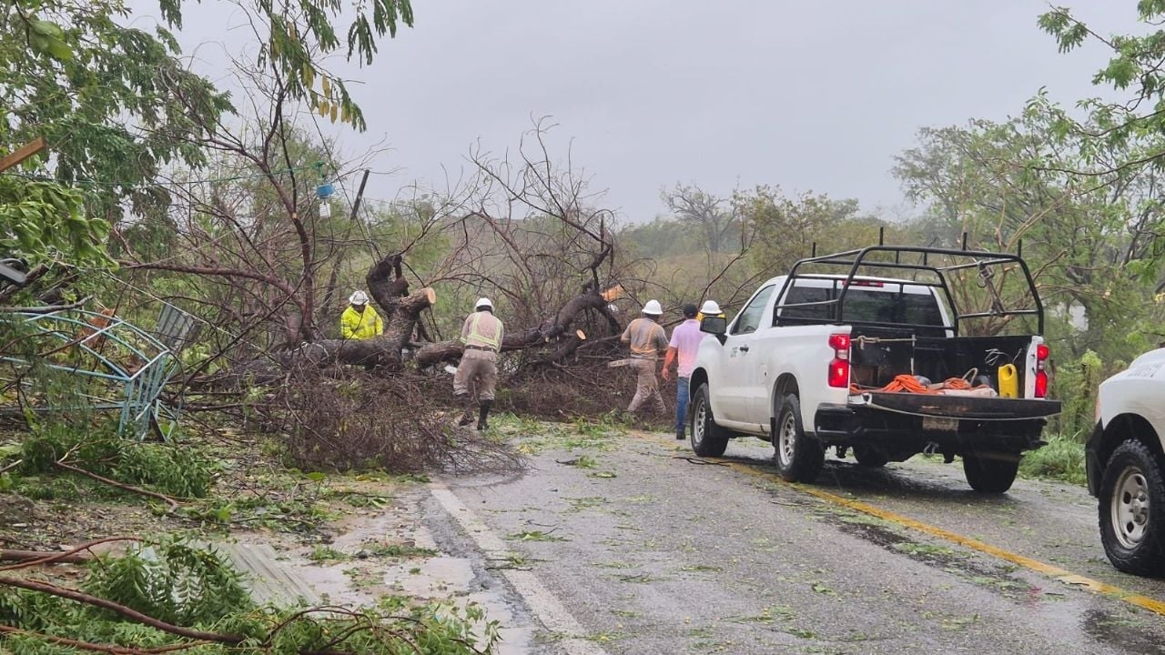 Erick hat Oaxaca getroffen und erreicht nun als Hurrikan der Kategorie 1 das Festland in Guerrero.