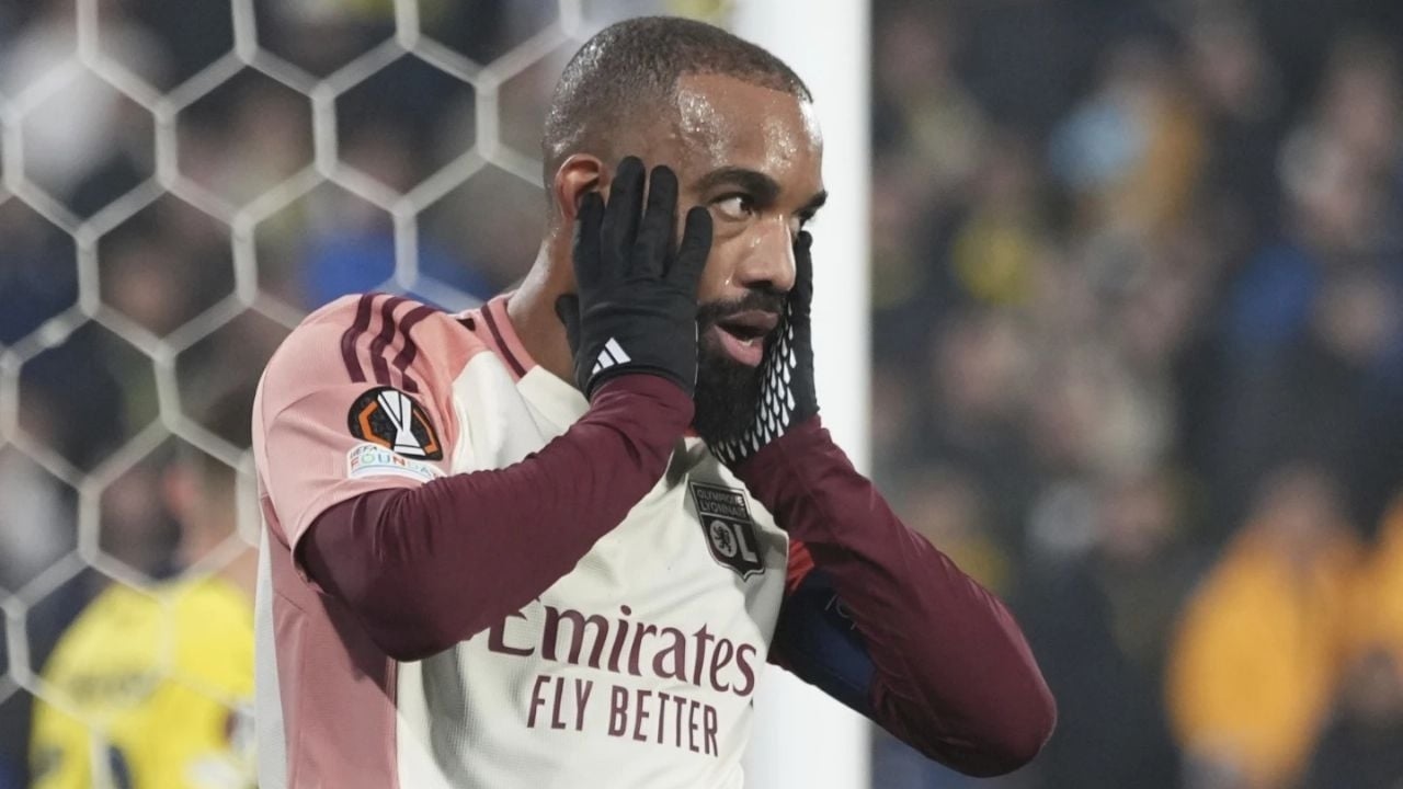 Lyon degradeert naar de Franse tweede divisie vanwege financiële problemen