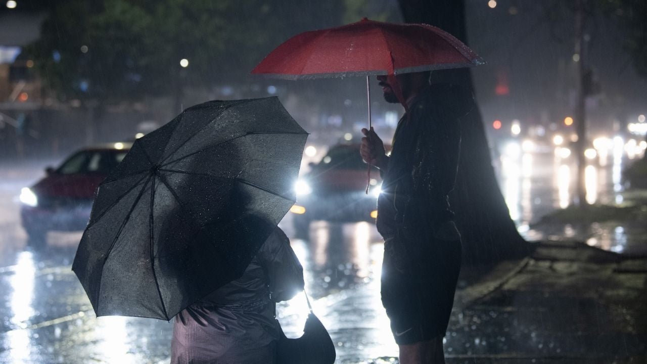 Ook dit weekend valt er zware en intense regen: dit is de voorspelling voor vrijdag tot en met maandag.