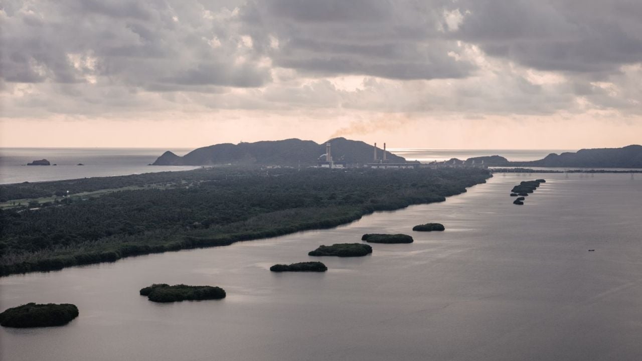 De bouwwerkzaamheden in de haven van Manzanillo-Cuyutlán zijn begonnen zonder toestemming van Semarnat (Nationale Dienst voor Marketing en Ontwikkeling).