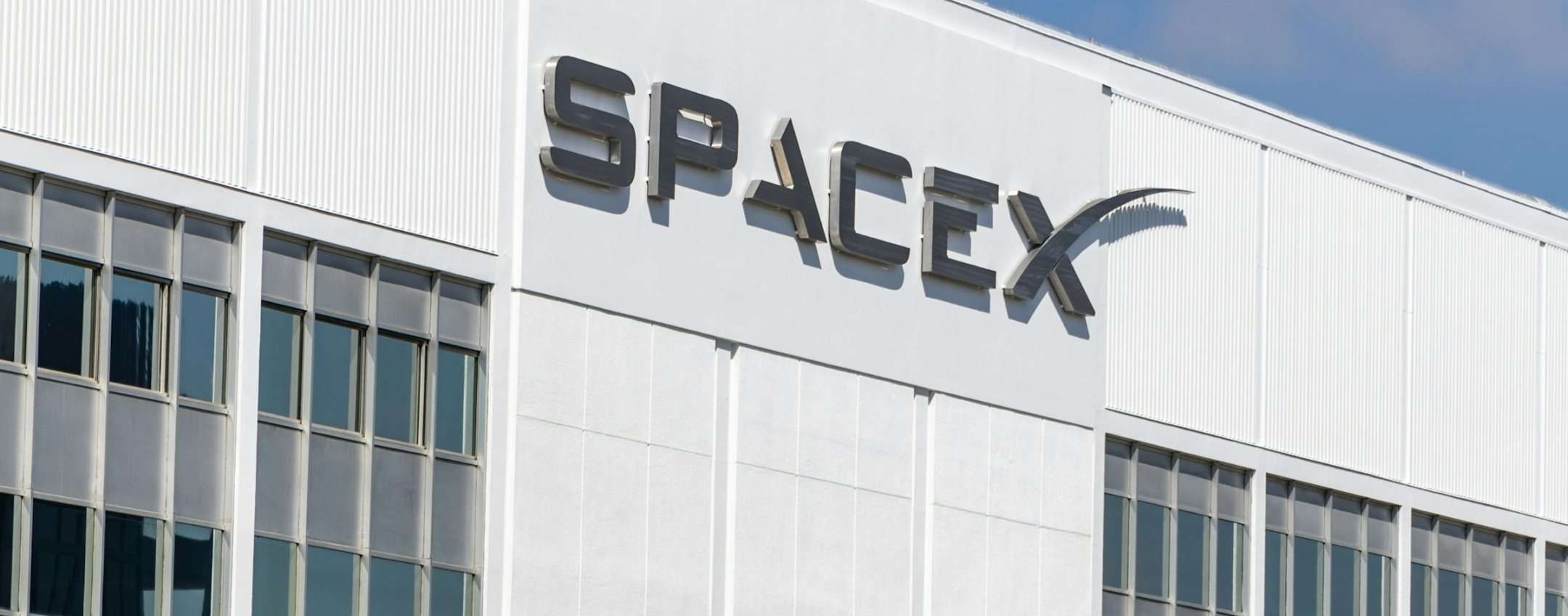 SpaceX invierte 2.000 millones de dólares en xAI