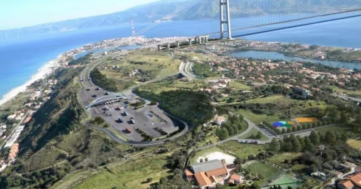 Strait Bridge, Холм отвергает освобождение от антимафиозного контроля