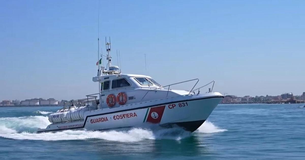 Anzio, a man tries to save his brother at sea: they both die. In Tarquinia, he drowns while saving his family.