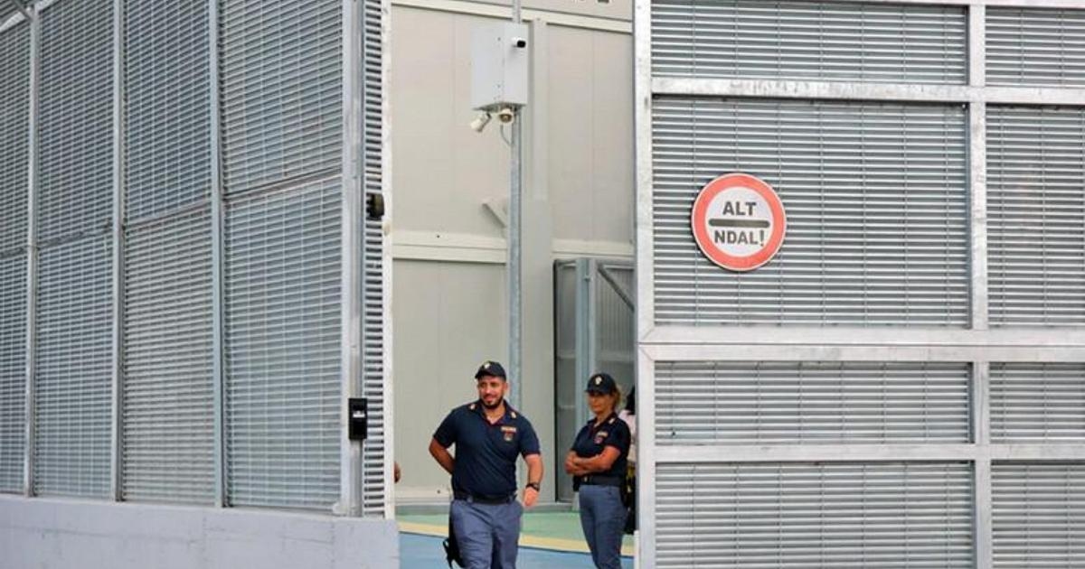 "Funcionan", o mejor dicho, "no funcionan", el enfrentamiento en las redes sociales entre el Partido Demócrata y los Hermanos de Italia por las CPR en Albania.