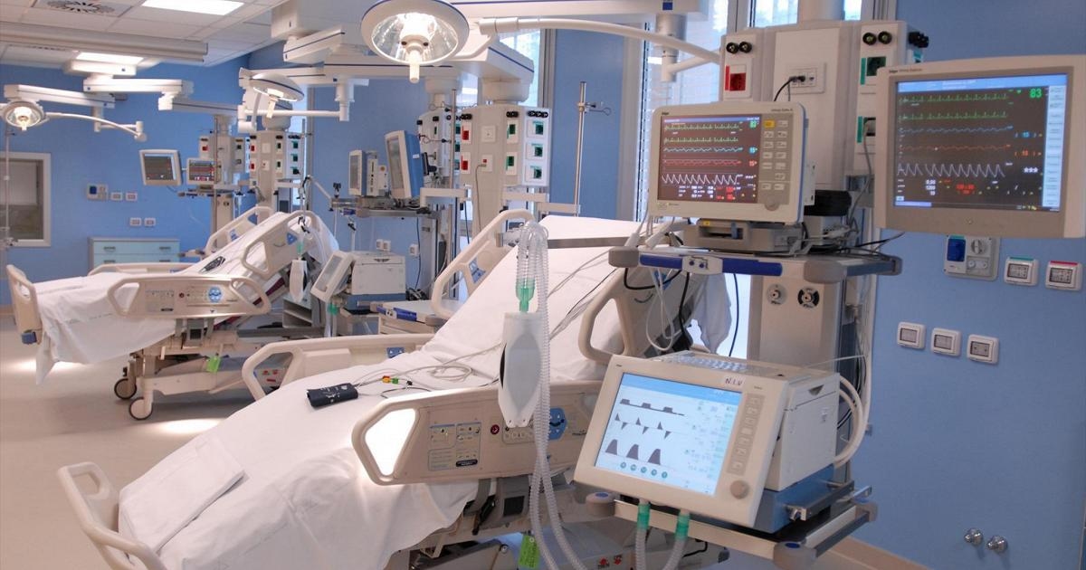 Hospital emergency, overbooking and staff shortages in internal medicine departments