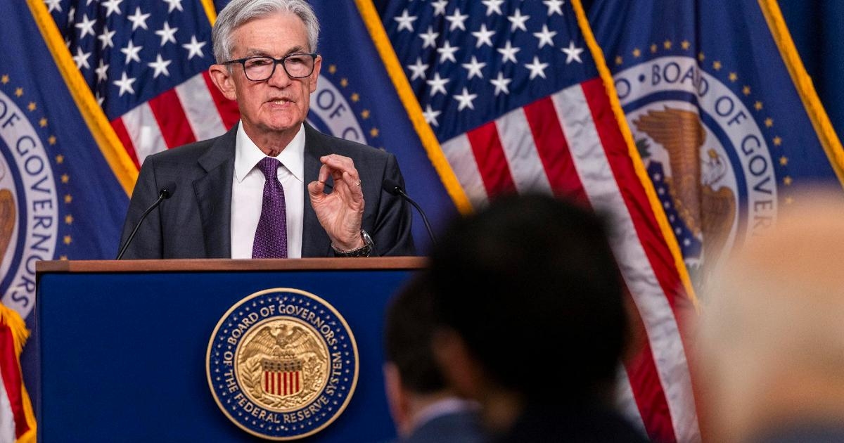 Fed faiz oranlarını değiştirmedi. Powell: "Harekete geçmeden önce tarifelerin etkisini bekliyoruz."