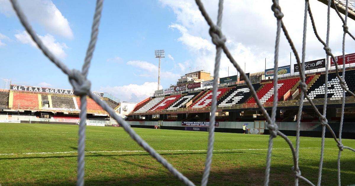 Calcio Foggia 1920, intimidación para hacer dimitir al presidente: 4 detenciones y Daspo