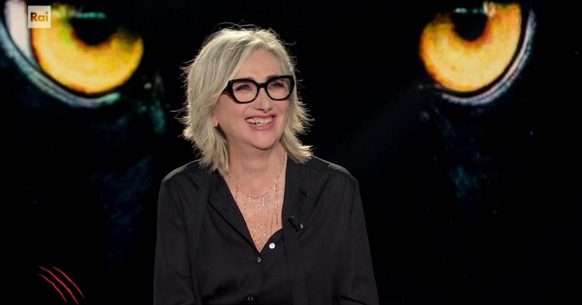 Lunetta Savino: «Logré el éxito en el trabajo gracias a la tenacidad y el talento. En privado, traicioné y transgredí».