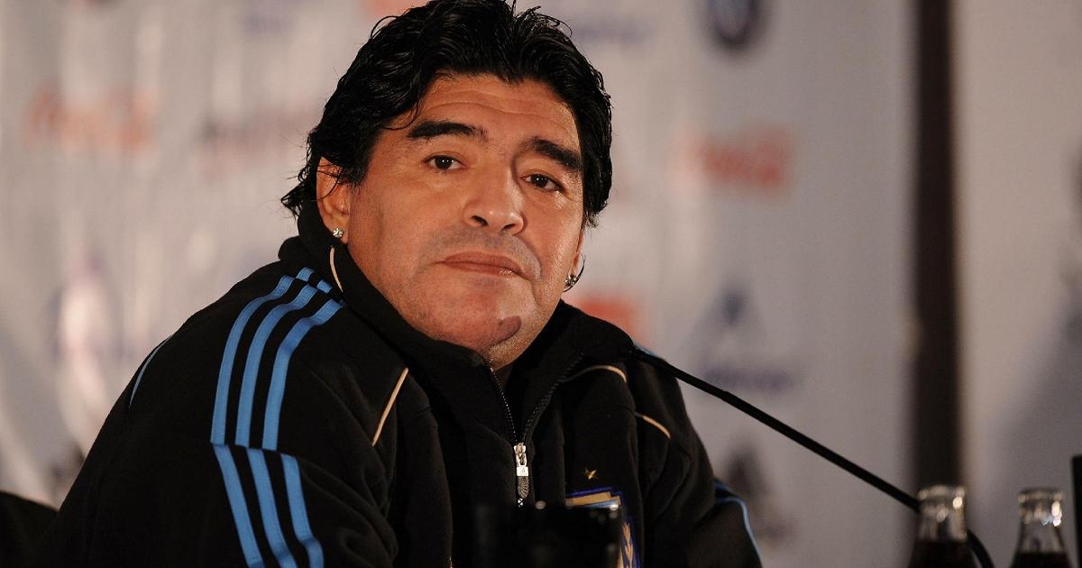 Maradona tem julgamento anulado para juiz que filmou documentário secreto sobre sua morte
