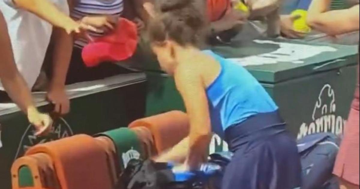 Jasmine Paolini resolve problema, vídeo sobre toalha contestada viraliza