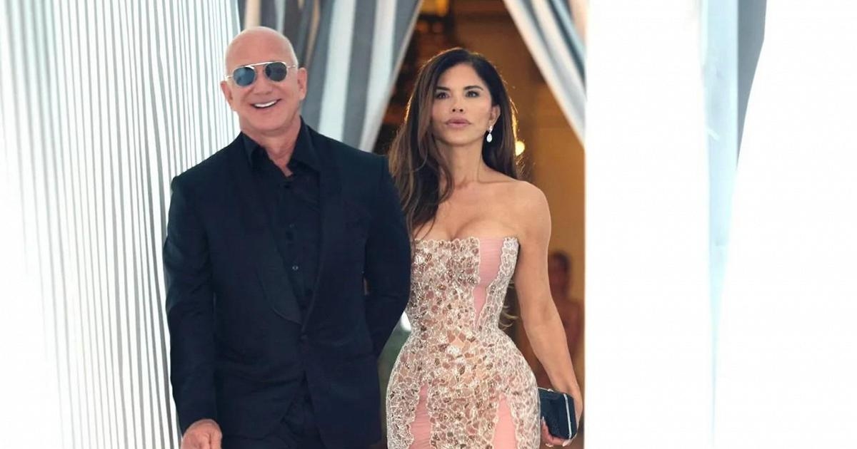 Bezos Düğünü, Lauren Son "Dolce Notte" Partisi İçin Versace Giydi